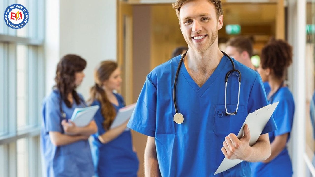 Tỷ lệ có việc làm gần như 100% sau khi hoàn thành chương trình học Tỷ lệ có việc làm gần như 100% sau khi hoàn thành chương trình học