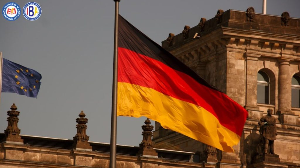 Gửi hồ sơ đến cơ quan thẩm định IHK hoặc HWK Gửi hồ sơ đến cơ quan thẩm định IHK hoặc HWK