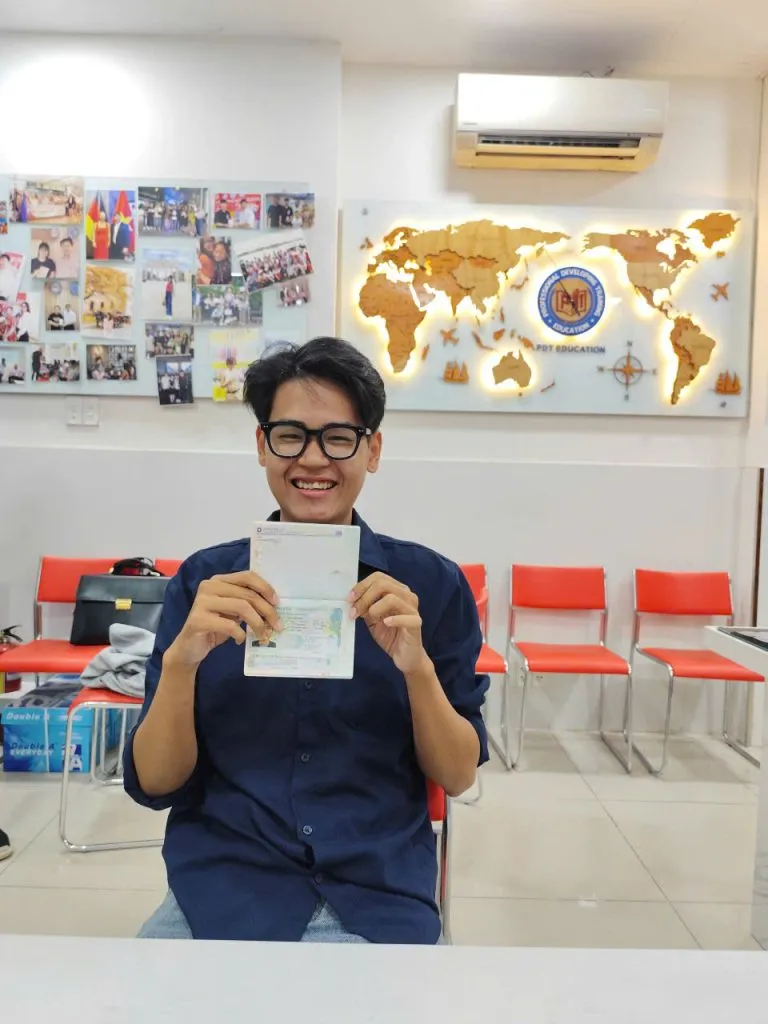 🎉Cầm Chắc Visa Trong Tay – Sẵn Sàng Bay Tới Đức ✈️ 5 z7735476963583 acc63dbd211f5c429a2948cf08424c97 1