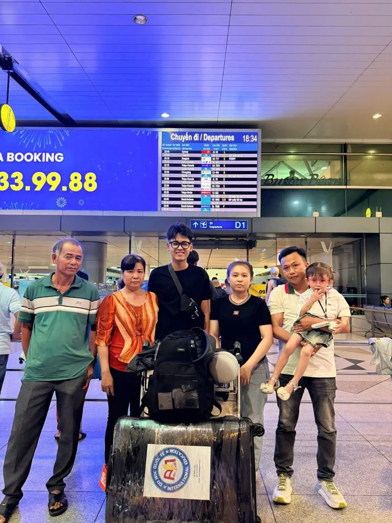 ✈️ Hành Trình Mới Của Nguyễn Long & Minh Tuấn ✈️ 27 z7792223179314 bc2d9866c81073cf1a7b0608f582234f