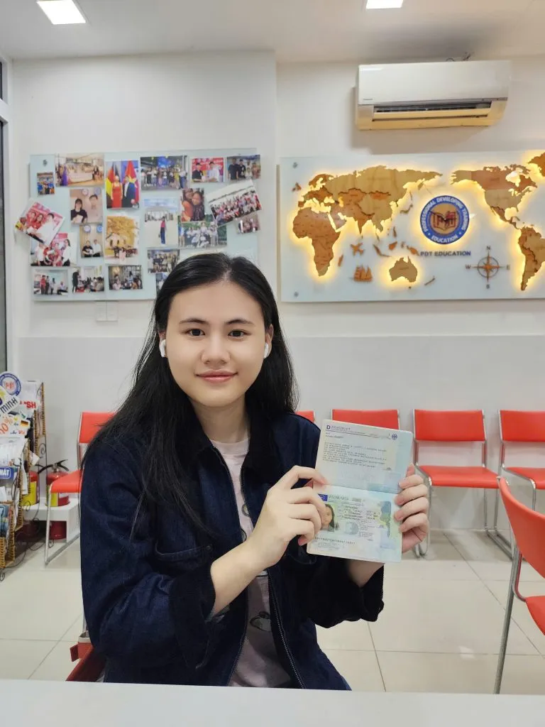 🚀 Sau Cú Hù "Hết Hồn" Là Màn Unbox Visa"Hết Sẩy"! 18 z7849837382828 437b55628d5c641574feac777e1f8878