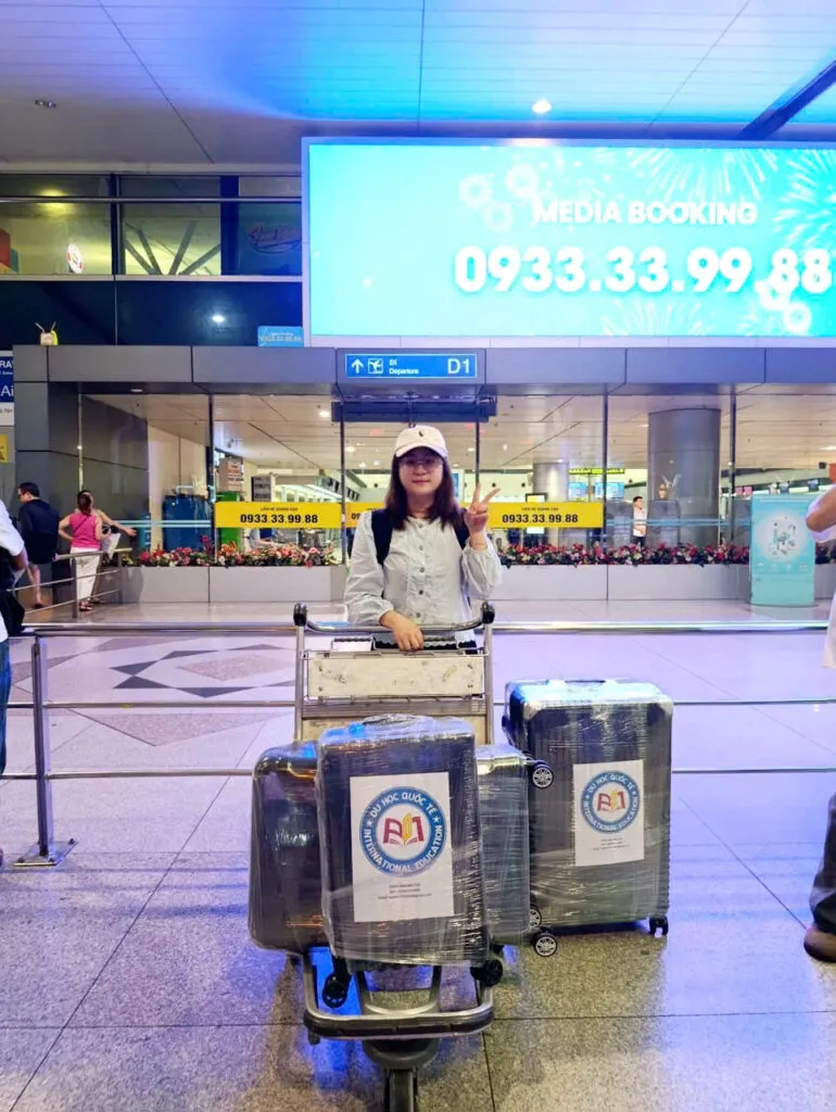Tạm Biệt Việt Nam, Đón Chào Nước Đức: Hành Trình Mới Của Mai Thy ✈️ 9 z7894955282023 b73beed129ac30a06f1912115cf8f3c5