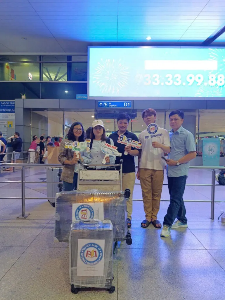 Tạm Biệt Việt Nam, Đón Chào Nước Đức: Hành Trình Mới Của Mai Thy ✈️ 10 z7894955297184 7dec4a4368e02b816c73740c651d45e4