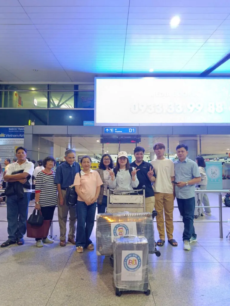 Tạm Biệt Việt Nam, Đón Chào Nước Đức: Hành Trình Mới Của Mai Thy ✈️ 12 z7894955297188 f58f0ca53c1915bc5781f3f09e268776