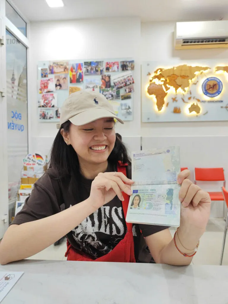 🎓 Hành Trình Đến Đức Chính Thức Bắt Đầu – Chúc Mừng Hồ Gia Hân!🎉 9 1782378274645 8731400940460195894 g3167007794793500137 e5fea4e2a0bfee9bc74e7f812b0cd559
