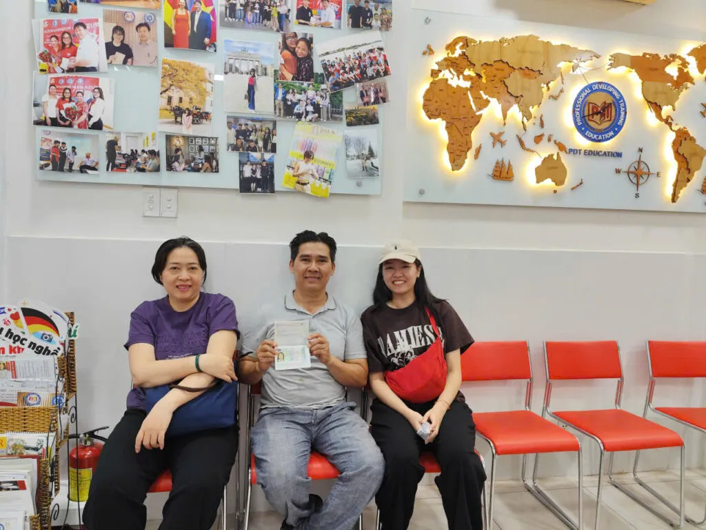 🎓 Hành Trình Đến Đức Chính Thức Bắt Đầu – Chúc Mừng Hồ Gia Hân!🎉 11 1782378274851 8731400940460195894 g3167007794793500137 1b2040251bfa85e60849d74a6daa56eb