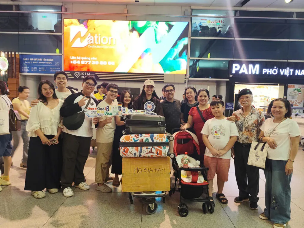 ✈️ Mang Theo Ước Mơ – Cất Cánh Đến Đức! 14 1783484217532 8731400940460195894 g3167007794793500137 f957259d4339d8dd9bdf93db342b80b4 1