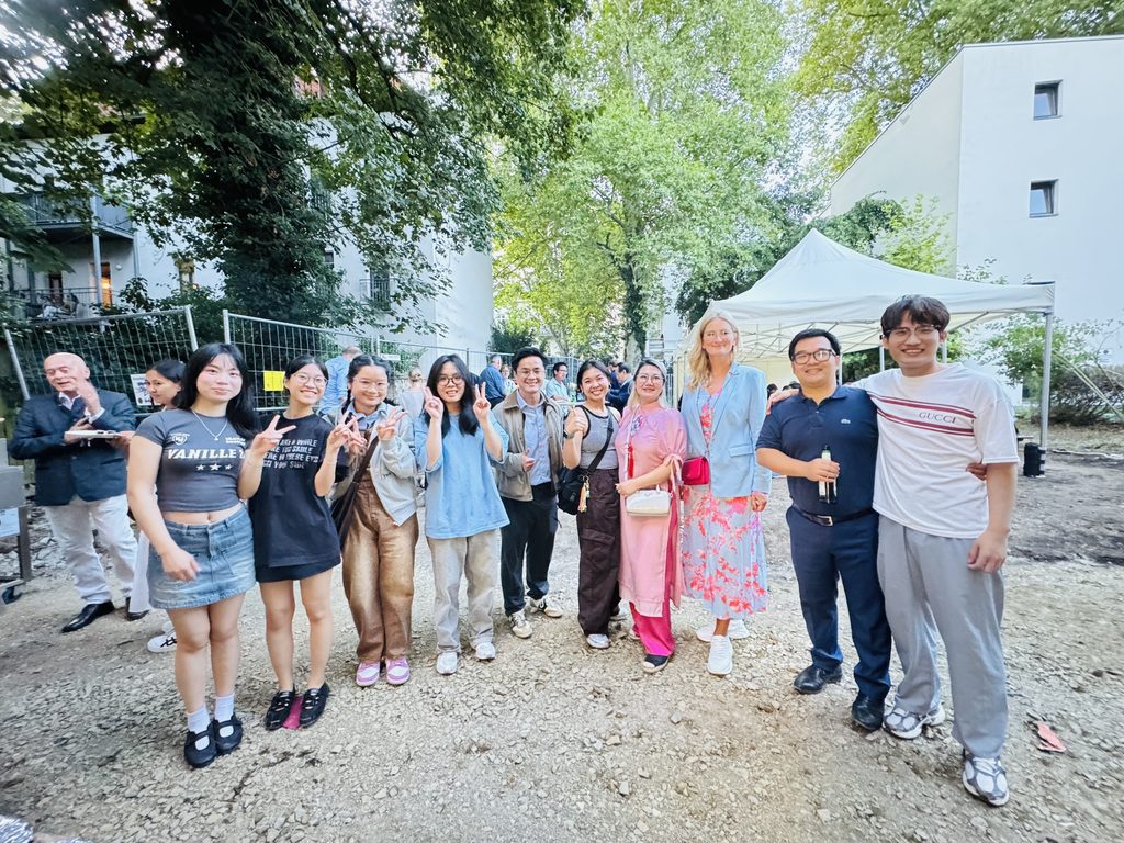 Chuỗi hoạt động vừa qua của các học viên PDT đã đọng lại vô vàn khoảnh khắc ý nghĩa và niềm vui! ✨ 14 1788502402802 209078124450181628 g3167007794793500137 ba62416031c31ec8b88737c4316cd4b9
